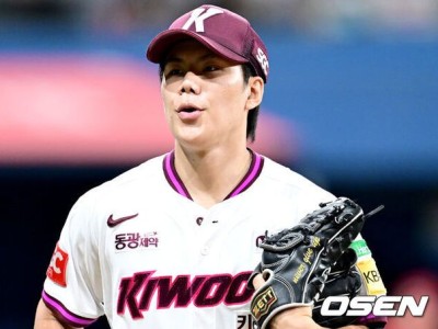 김윤하 글러브에 포기 없다 적어보며 마운드 올라