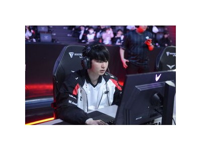 고동빈 감독 KT 주전 선수 발표에 논란