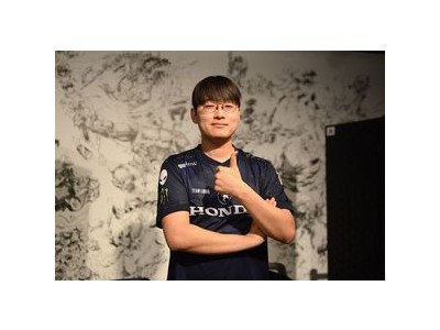 30대가 퍼스트 스탠드에 나서며 경기 첫 방문 소감 털어놓아