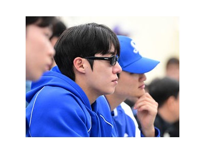 원태인 팔꿈치 부상으로 일본에서 특수 치료 중