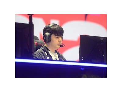 젠지 T1에 3세트 완패로 복수 성공