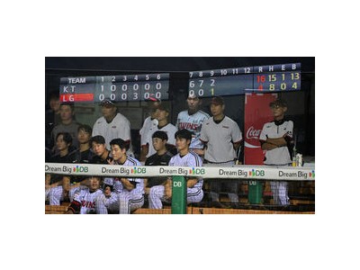 LG 마운드가 볼넷으로 자멸했네 KT에 4-16 대패